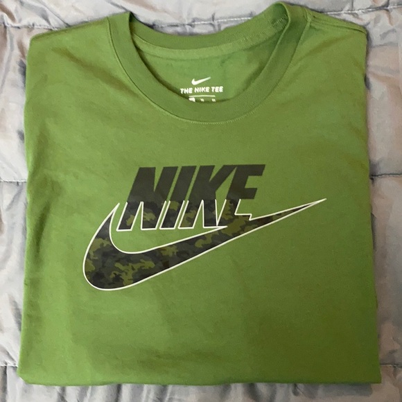 Nike T-shirts XL - Picture 1 of 6